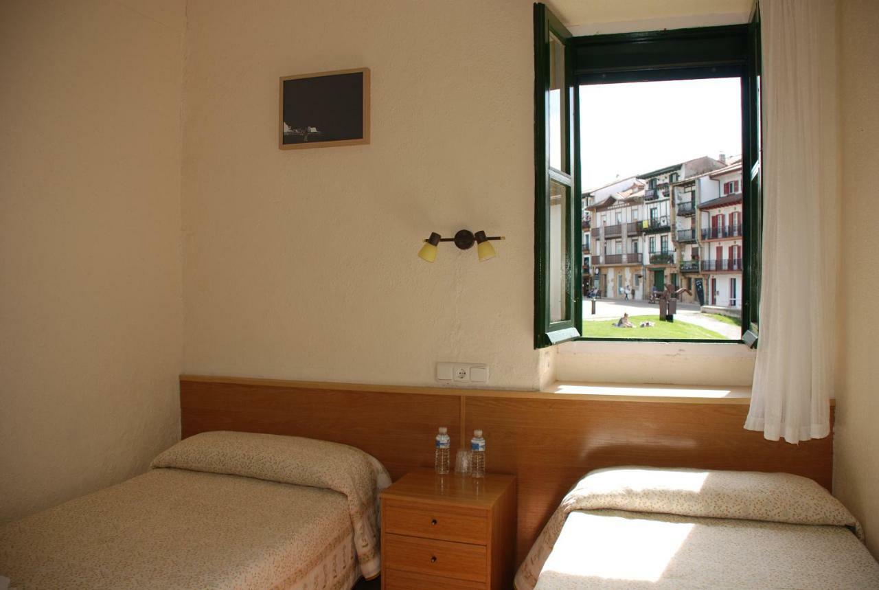 Hostal Zaragoza Hondarribia Buitenkant foto