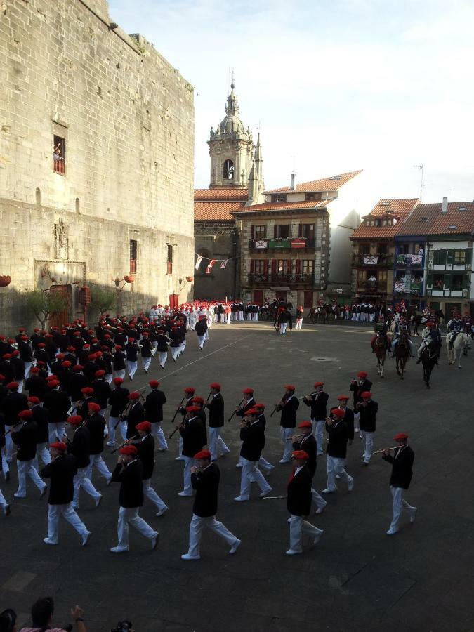 Hostal Zaragoza Hondarribia Buitenkant foto